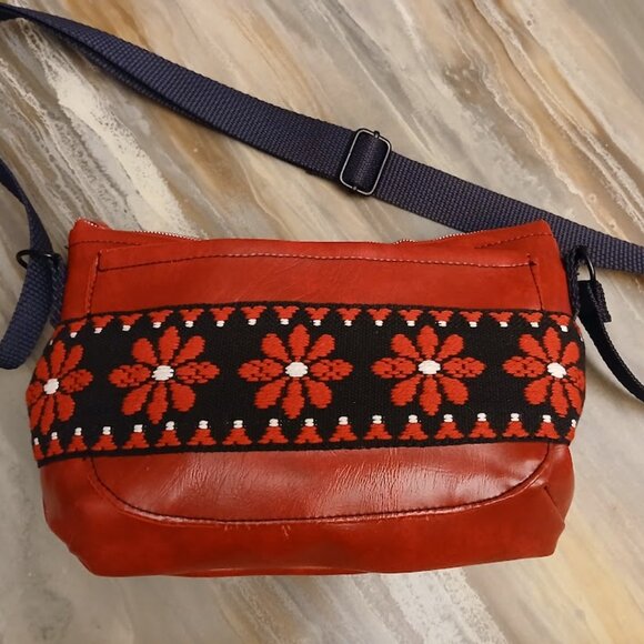 New Southwestern New Mexico style Shoulder Purse Tapestry trim Red Black Vinyl - Picture 8 of 12